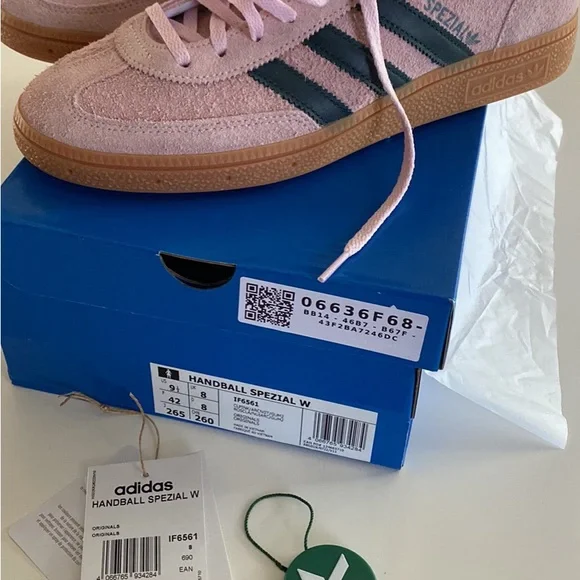 Women’s size 9. Never used - Picture 3 of 3